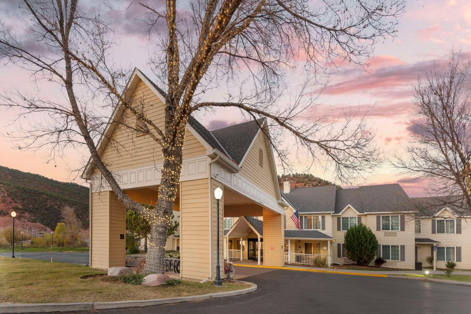 Comfort Inn & Suites Carbondale On The Roaring Fork Exteriör bild